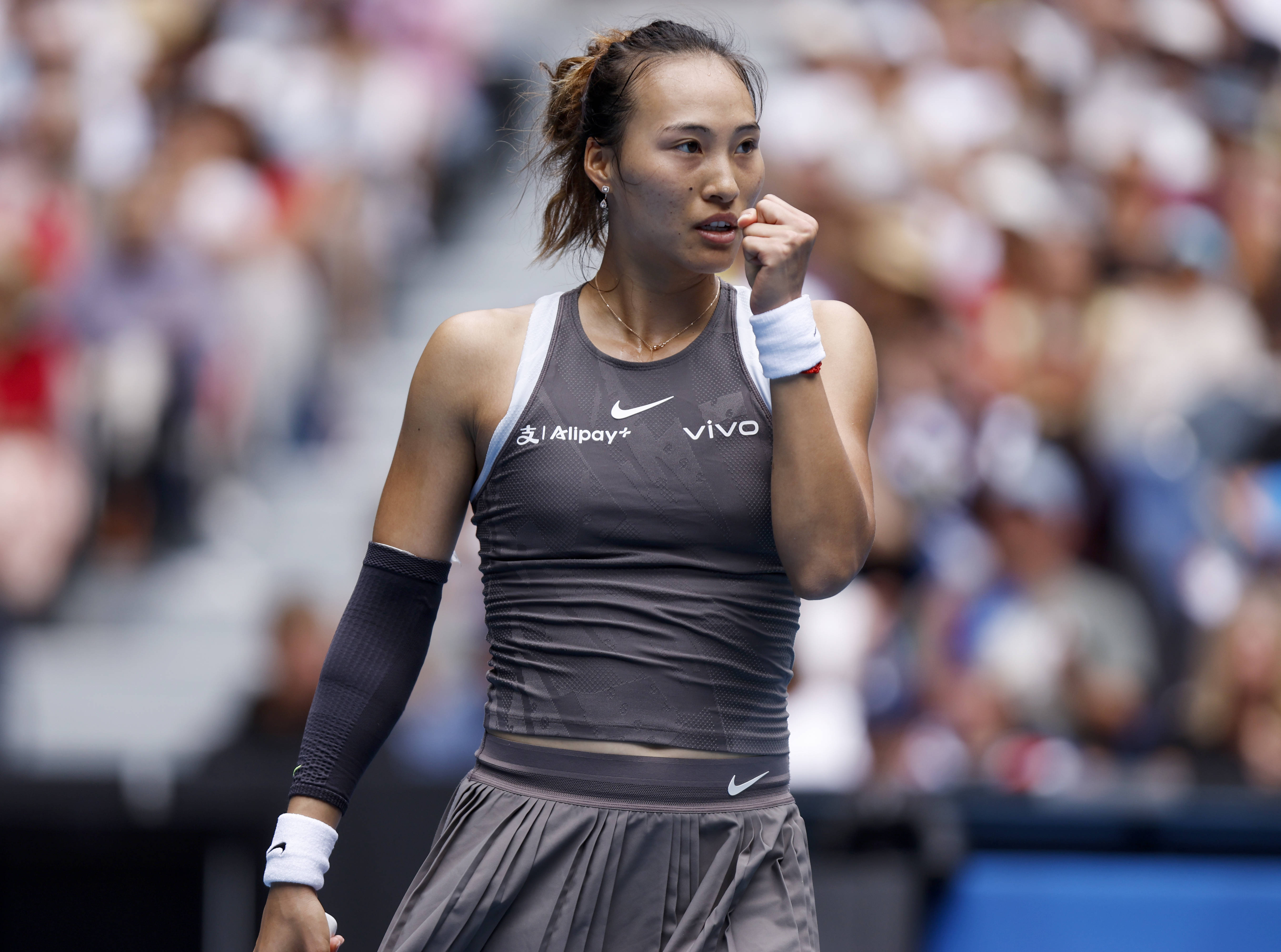 爱游戏tv-澳大利亚球员近况不佳失误连连的简单介绍