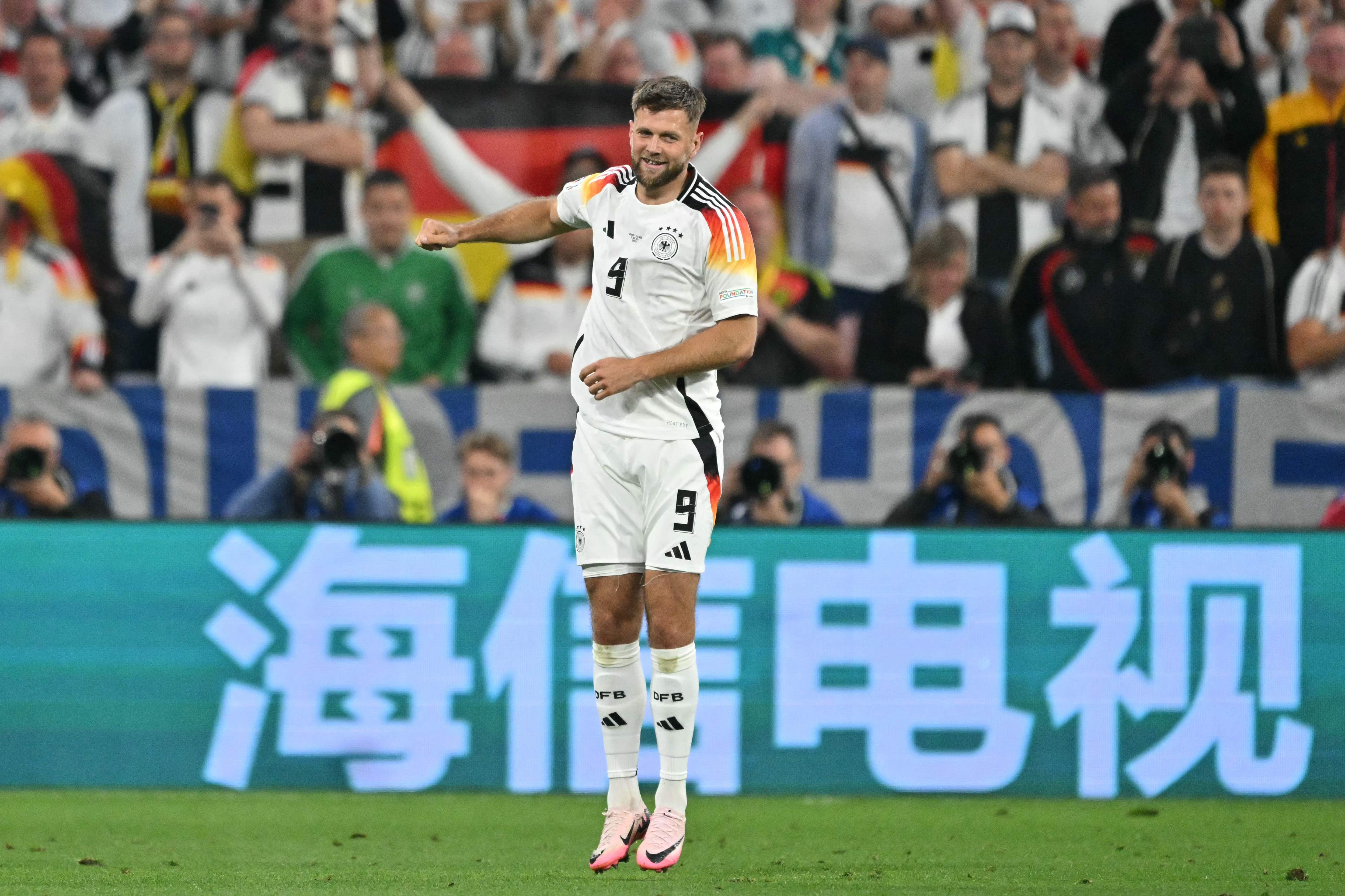 爱游戏APP-包含德国晋级欧洲杯强，再次展现实力和斗志的词条