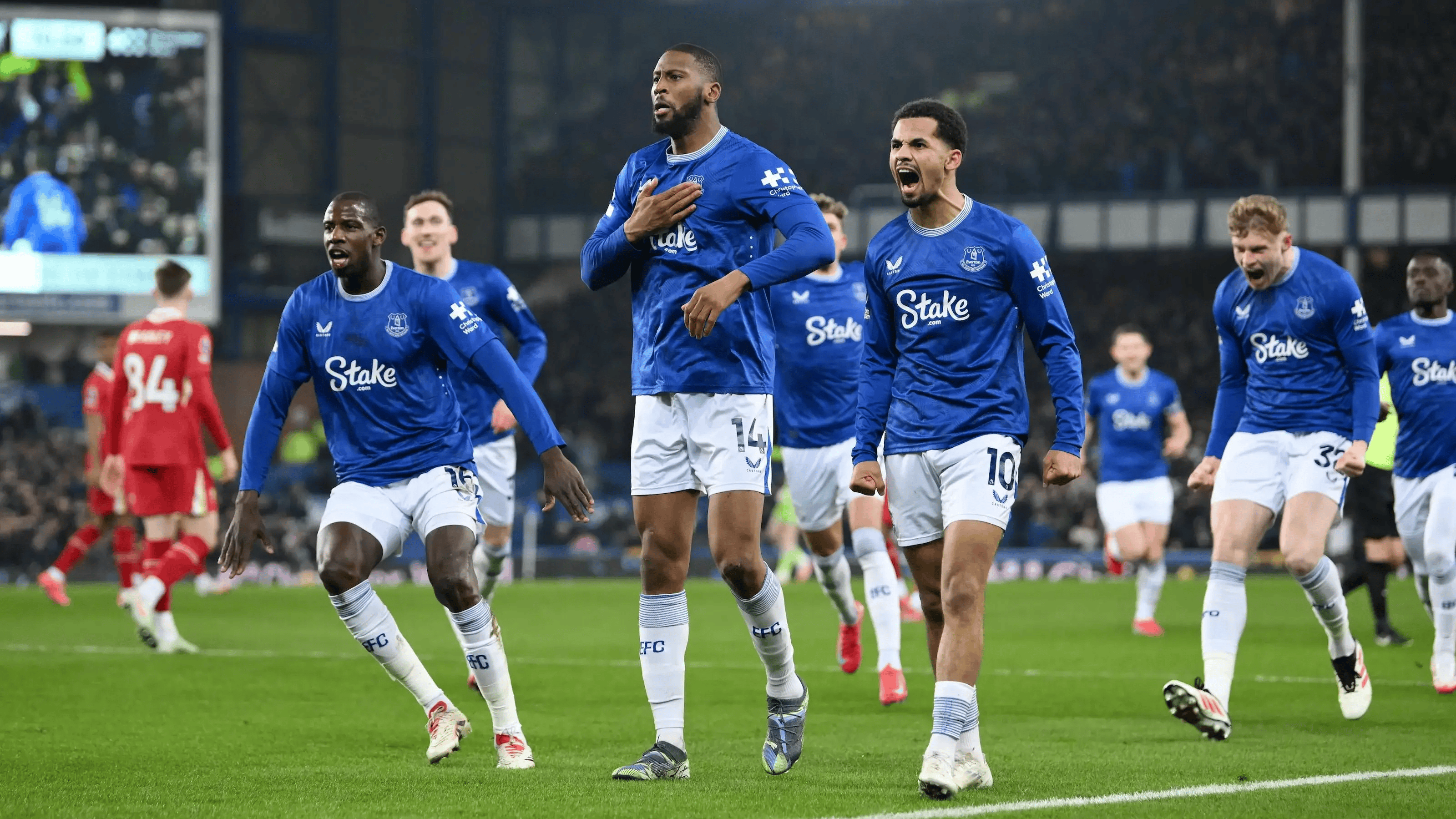 爱游戏APP-埃弗顿主场告捷，英超保级前景乐观