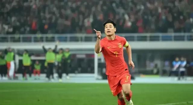 国内足坛热议:谁将夺得本赛季冠军?的简单介绍 国内足坛热议:谁将夺得本赛季冠军?的简单介绍