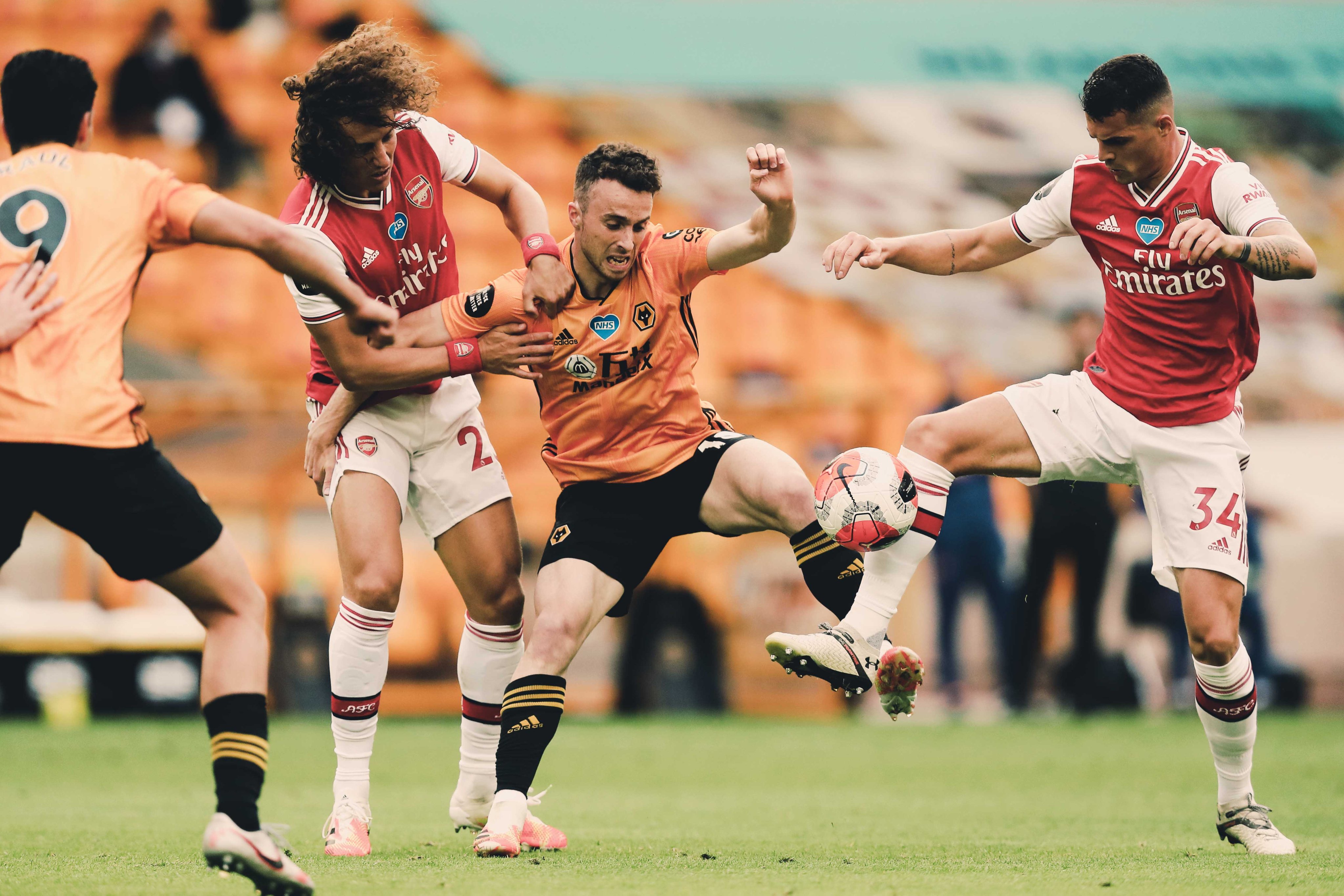 包含狼队坐镇主场力挫对手,稳住积分榜位置的词条 包含狼队坐镇主场力挫对手,稳住积分榜位置的词条