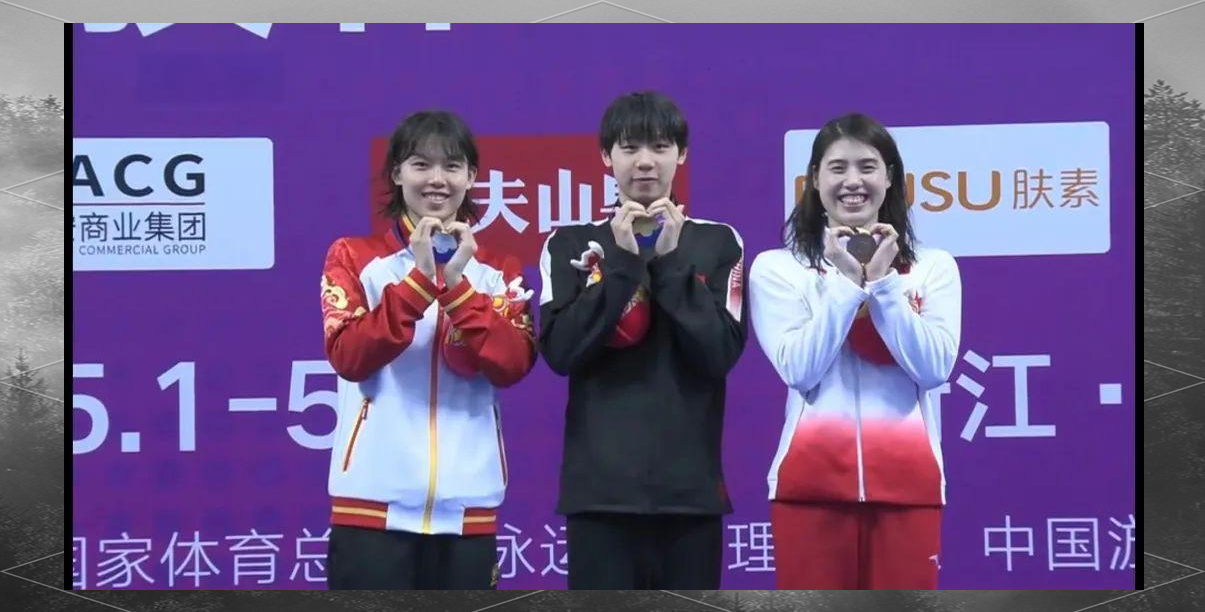 爱游戏在线-游泳比赛选手实力搏击，勇夺桂冠