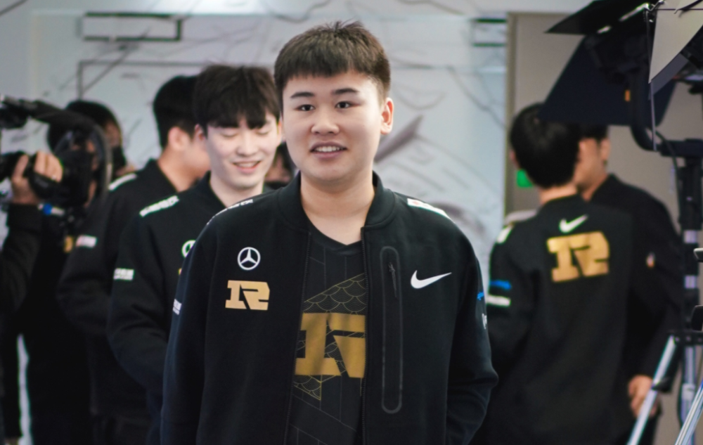 关于C9鏖战100T,Inspired团战一打五激烈交锋半决赛,点燃全场激情的信息 关于C9鏖战100T,Inspired团战一打五激烈交锋半决赛,点燃全场激情的信息