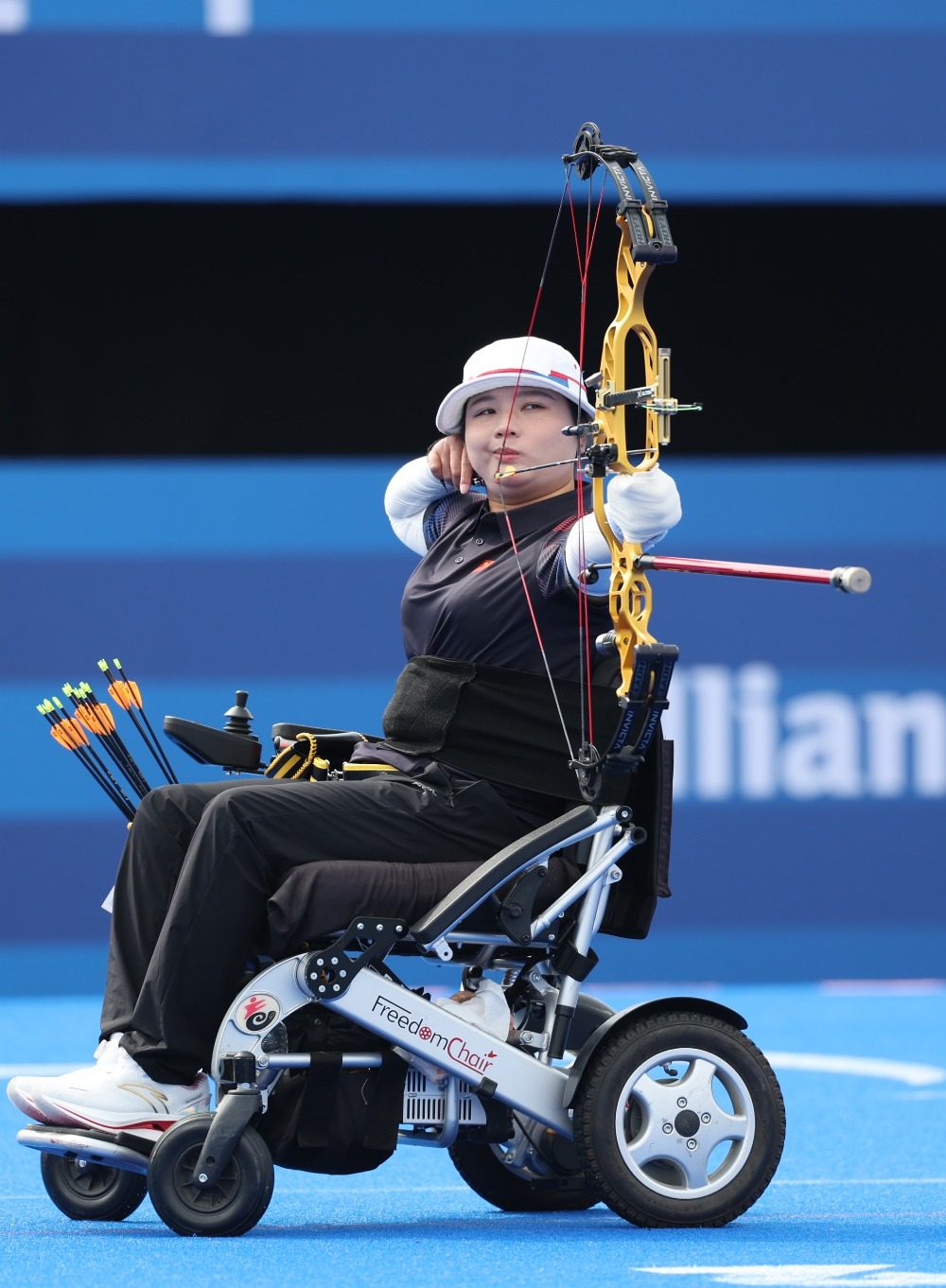 丹麦射箭选手刻苦训练,终有所得 丹麦射箭选手刻苦训练,终有所得