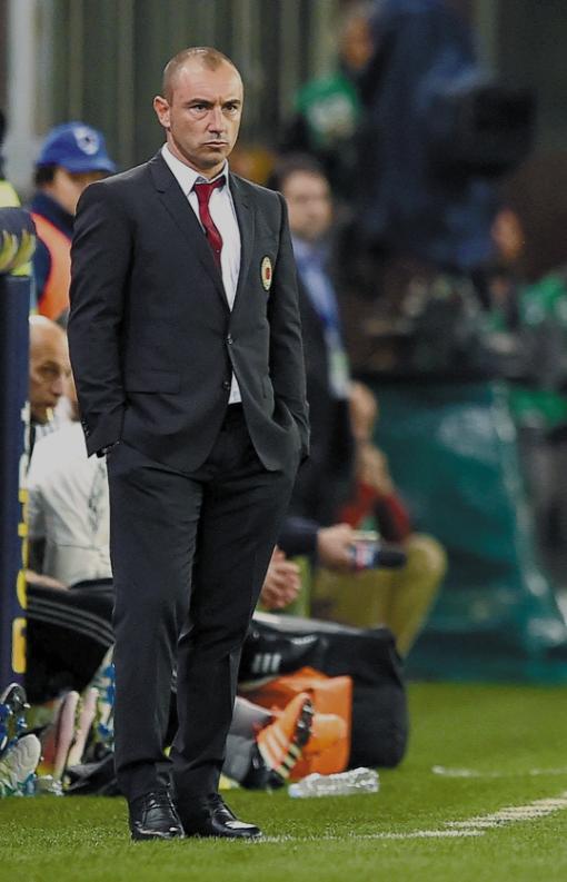 -关于AC米兰近况不佳，主帅或面临下课压力的信息