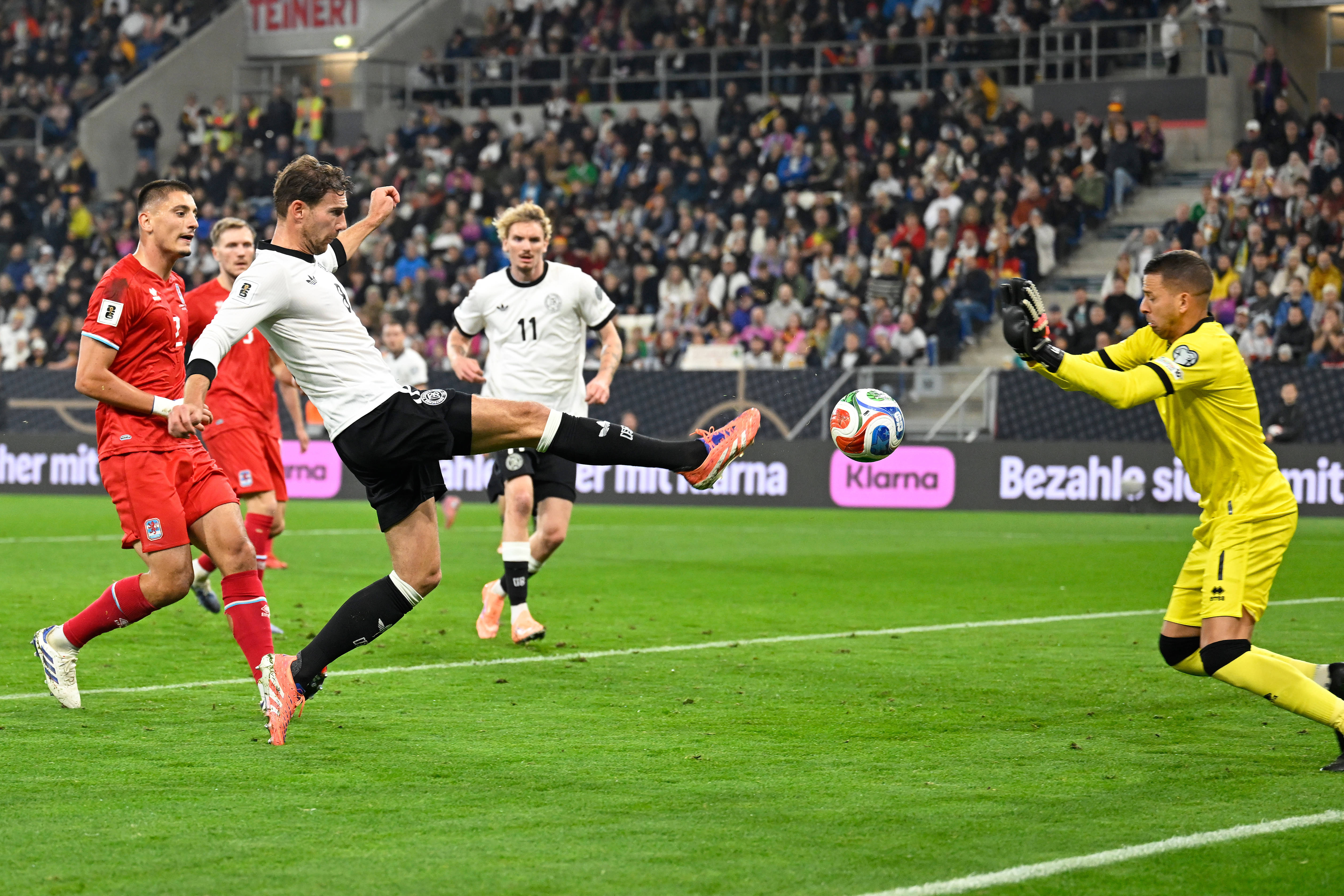 汉堡队在德国联赛中踢出抢眼表现 汉堡队在德国联赛中踢出抢眼表现